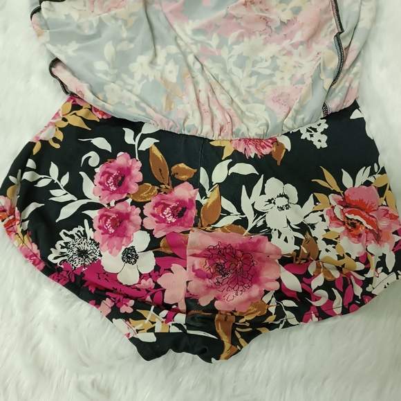 Maxine Of Hollywood Swim Suit - Picture 15 of 15